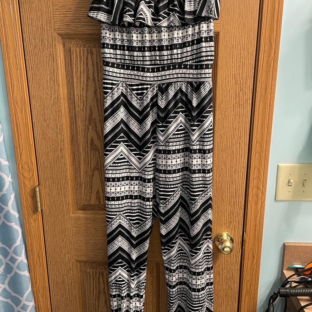 Summer jogger pantsuit in black and white